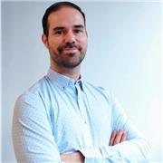 Buenas tardes como persona que está terminando psicología que ya tiene experiencia dando clases de diversos cursos, me definiría como un profesional con amplios conocimientos y psicología y en otros ámbitos con gran deseos de transmitir este conocimiento